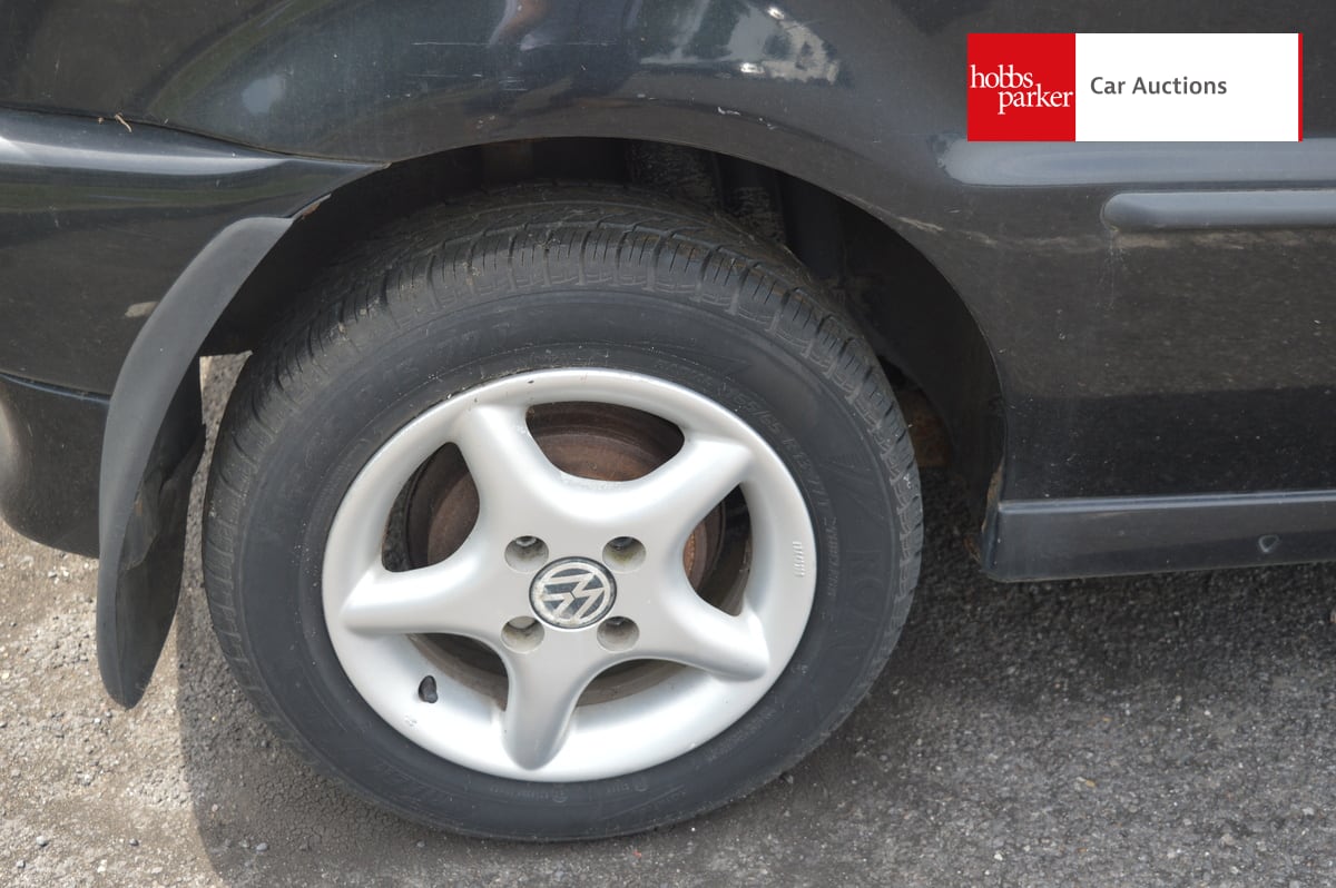 VOLKSWAGEN POLO 1.0L image 9
